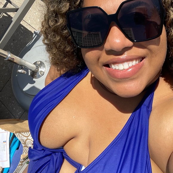 Meet the Posher - Picture 2 of 4